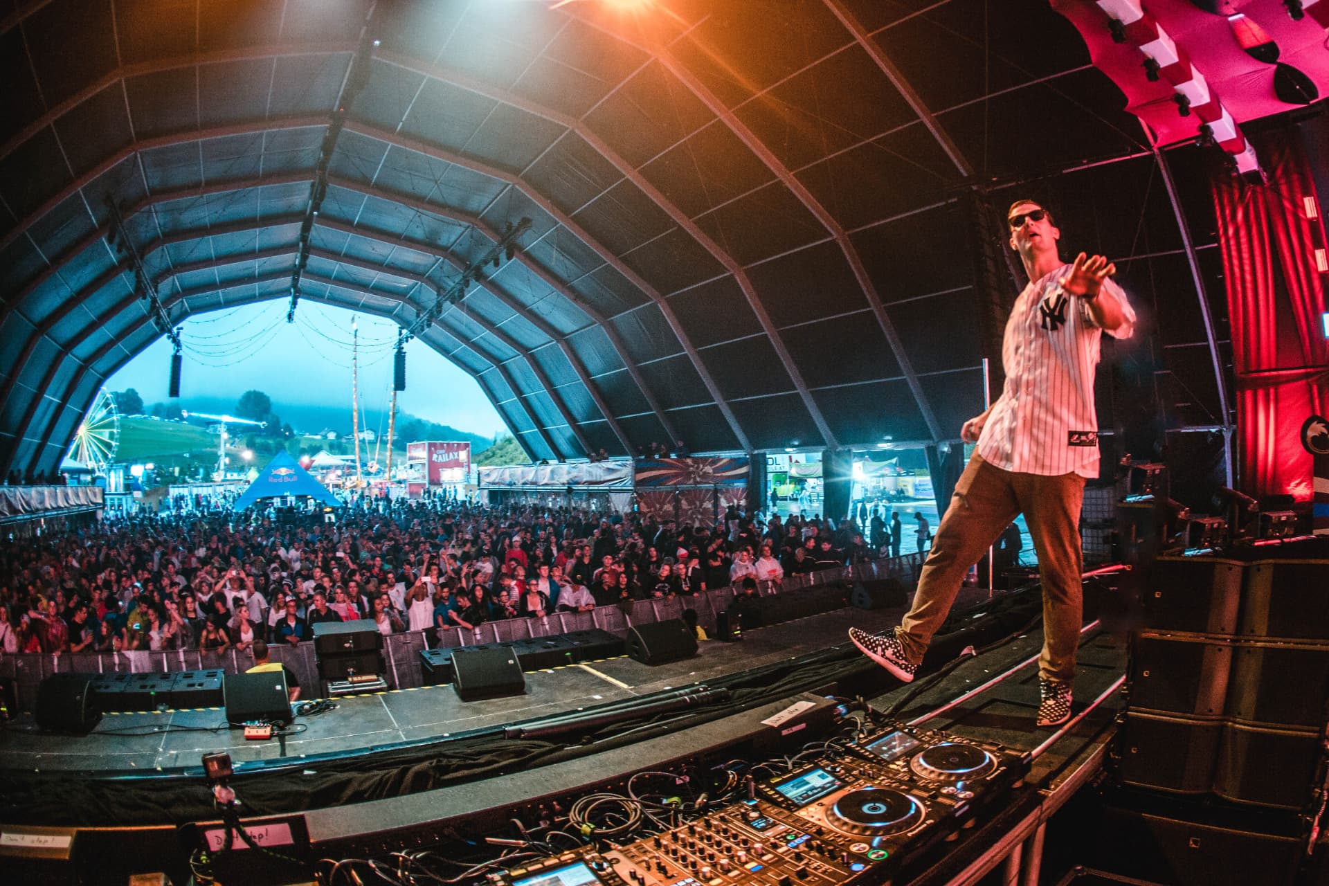 Captain Curtis performing to a packed festival tent